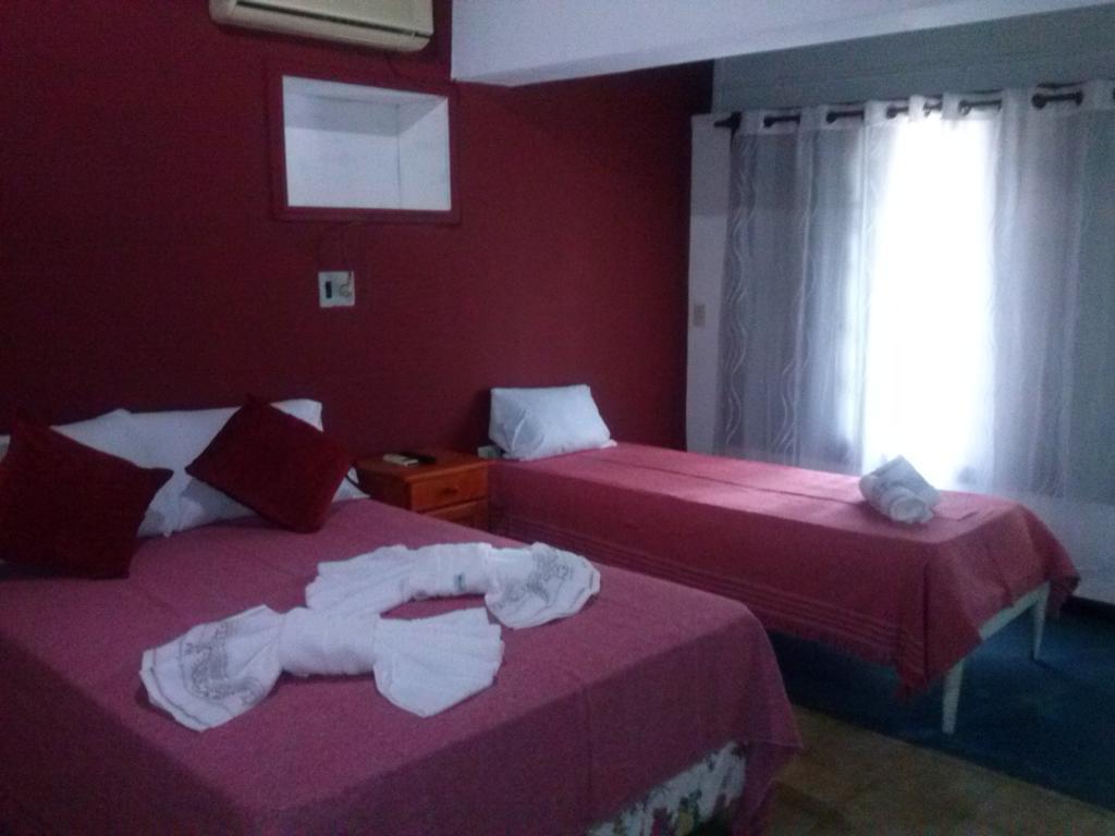 Petit Hotel Caraguata Puerto Iguazu Bagian luar foto
