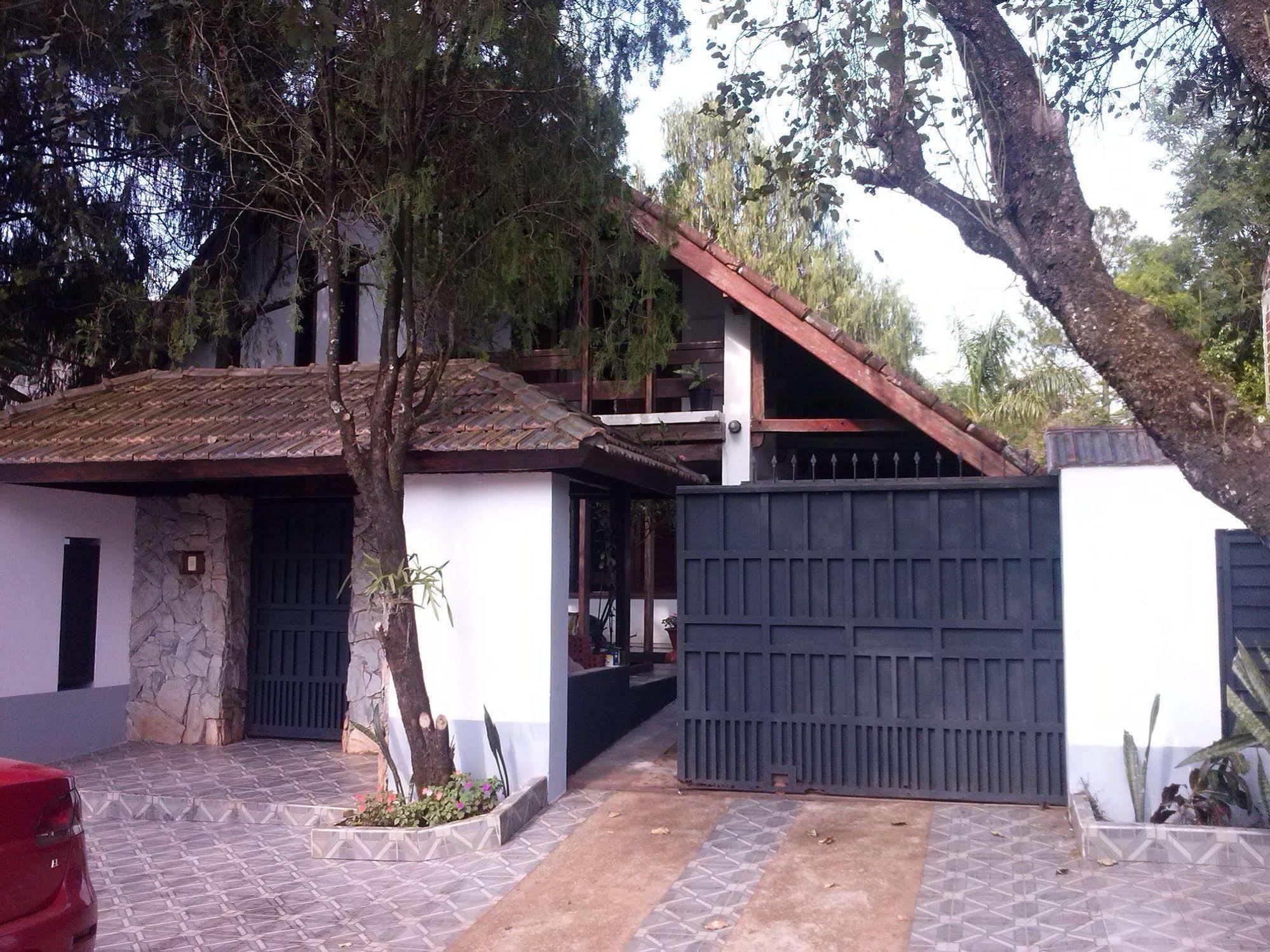 Petit Hotel Caraguata Puerto Iguazu Bagian luar foto