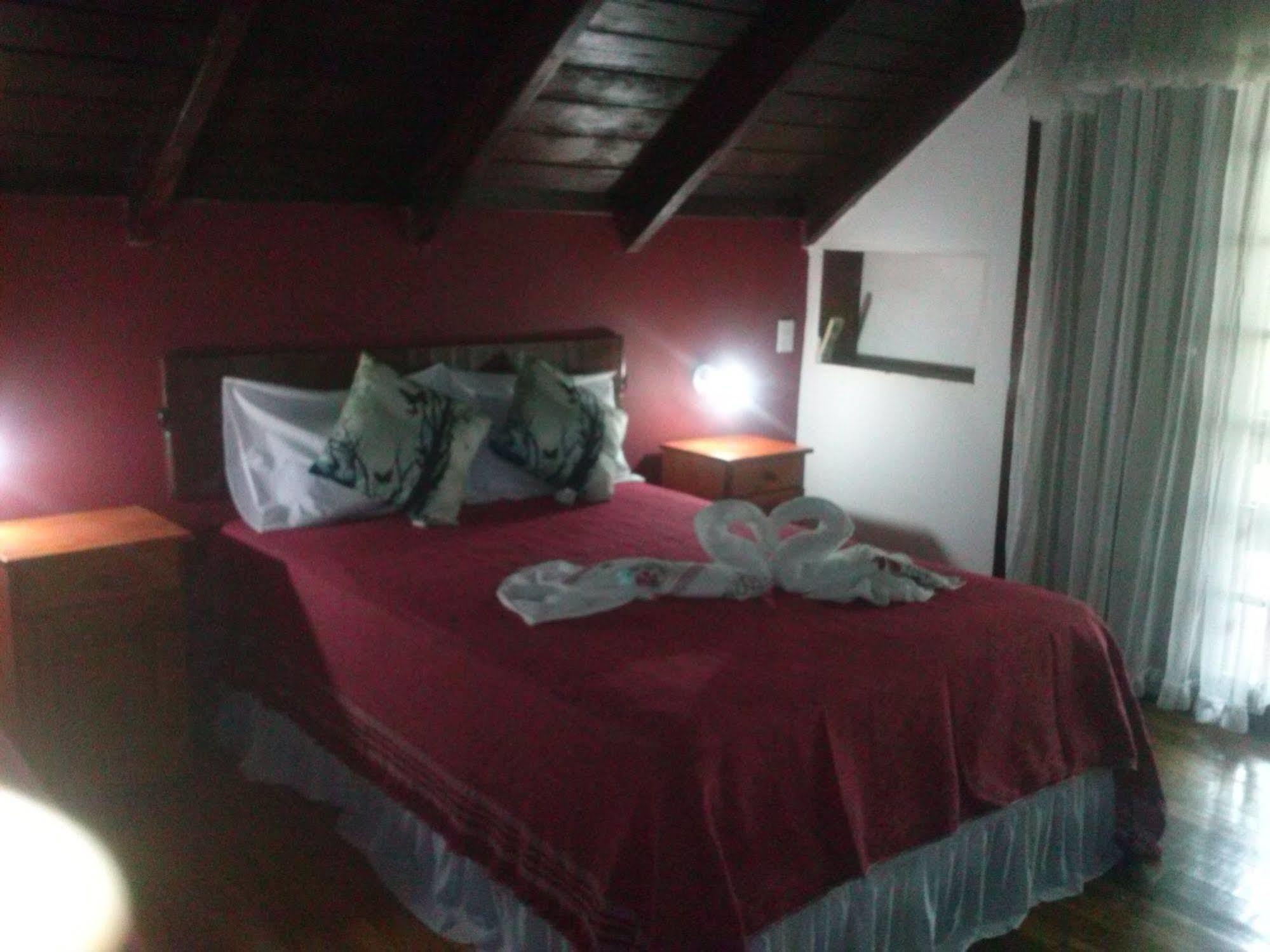 Petit Hotel Caraguata Puerto Iguazu Bagian luar foto
